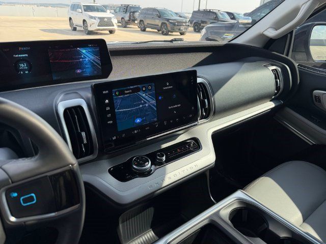 Used 2025 Ford Expedition Active RWD image 24