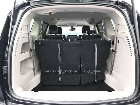Certified 2023 Chrysler Pacifica Touring-L FWD image 24