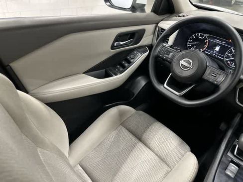 Used 2024 Nissan Rogue SV AWD/4WD image 12
