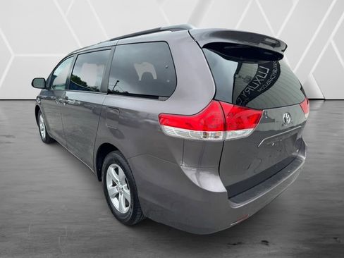 Used 2014 Toyota Sienna LE FWD image 7