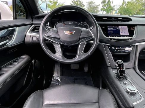 Certified 2024 Cadillac XT5 Premium Luxury FWD image 7