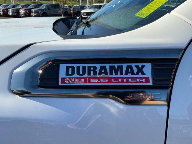 Used 2023 GMC Sierra 2500 AT4 w/ AT4 Premium Plus Package AWD/4WD image 5
