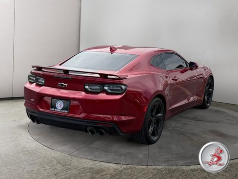 Used 2021 Chevrolet Camaro SS RWD image 7