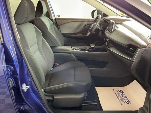 Used 2023 Nissan Rogue S image 6