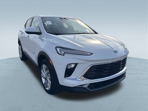 Used 2025 Buick Encore GX Preferred w/ Advanced Technology Package image 4