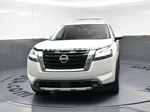 Used 2023 Nissan Pathfinder Platinum AWD/4WD image 5