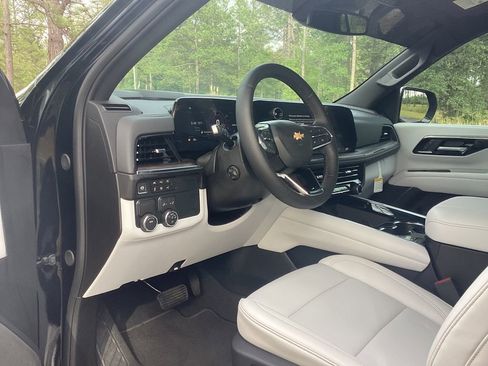 New 2025 Chevrolet Tahoe Premier RWD image 11