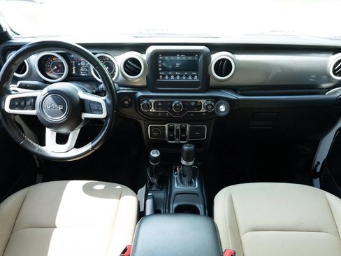 Used 2020 Jeep Wrangler Unlimited Sahara AWD/4WD image 20