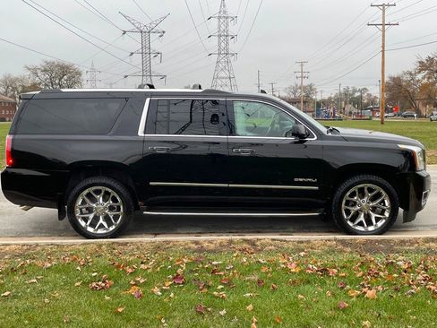 Used 2016 GMC Yukon XL Denali image 9
