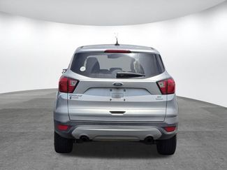 Used 2019 Ford Escape SE FWD video 3