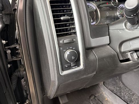 Used 2019 RAM 1500 Big Horn AWD/4WD image 18