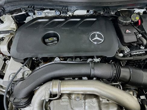 Used 2025 Mercedes-Benz GLA 250 4MATIC image 33