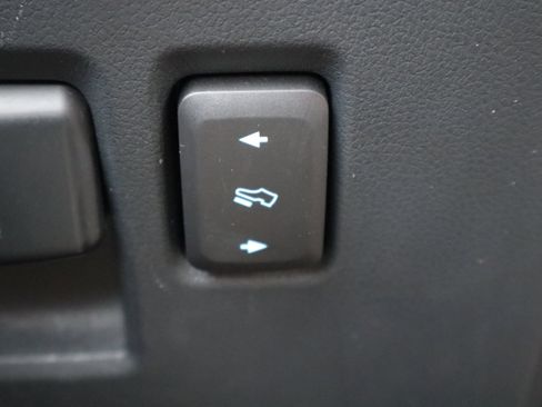 Used 2023 Ford F150 Lariat w/ Equipment Group 502A High image 28