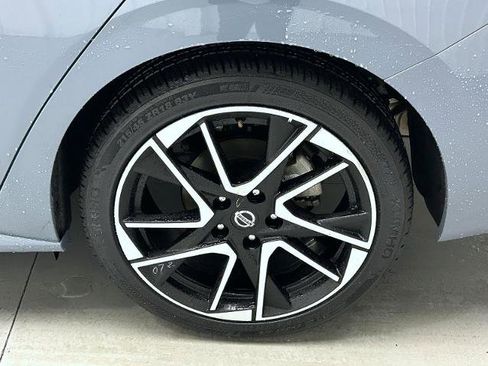 Certified 2024 Nissan Sentra SR FWD image 22