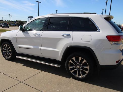 Used 2018 Jeep Grand Cherokee Limited AWD/4WD image 17