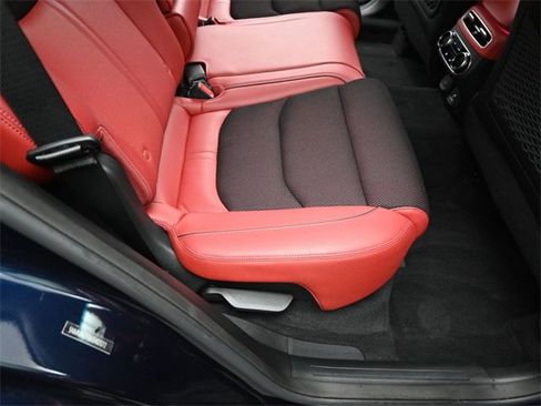 Used 2025 Genesis GV70 2.5T w/ Sport Prestige Package image 28