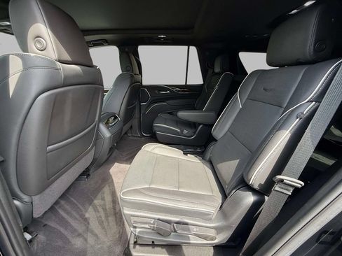 Used 2023 Cadillac Escalade Premium Luxury w/ Performance Package AWD/4WD image 19