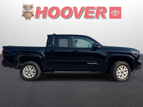 Used 2024 Toyota Tacoma SR5 AWD/4WD image 2
