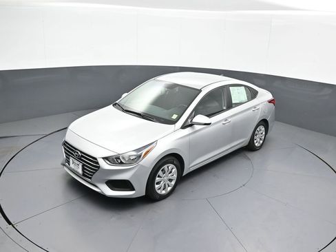 Certified 2021 Hyundai Accent SE FWD image 33