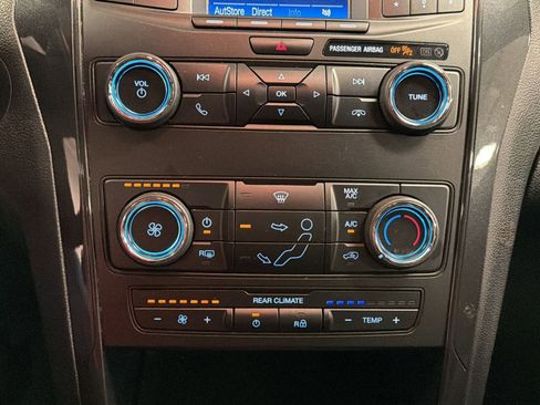 Used 2018 Ford Explorer XLT FWD image 26