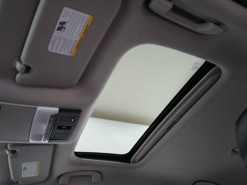 Used 2023 Nissan Sentra SR w/ SR Premium Package FWD image 37