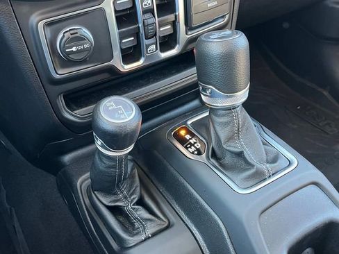 Used 2025 Jeep Wrangler Sport S image 19