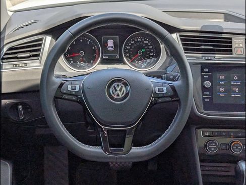 Used 2021 Volkswagen Tiguan SE w/ Panoramic Sunroof Package FWD image 12