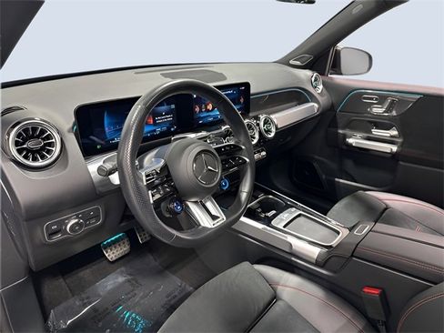 Used 2025 Mercedes-Benz GLB 35 AMG 4MATIC image 14