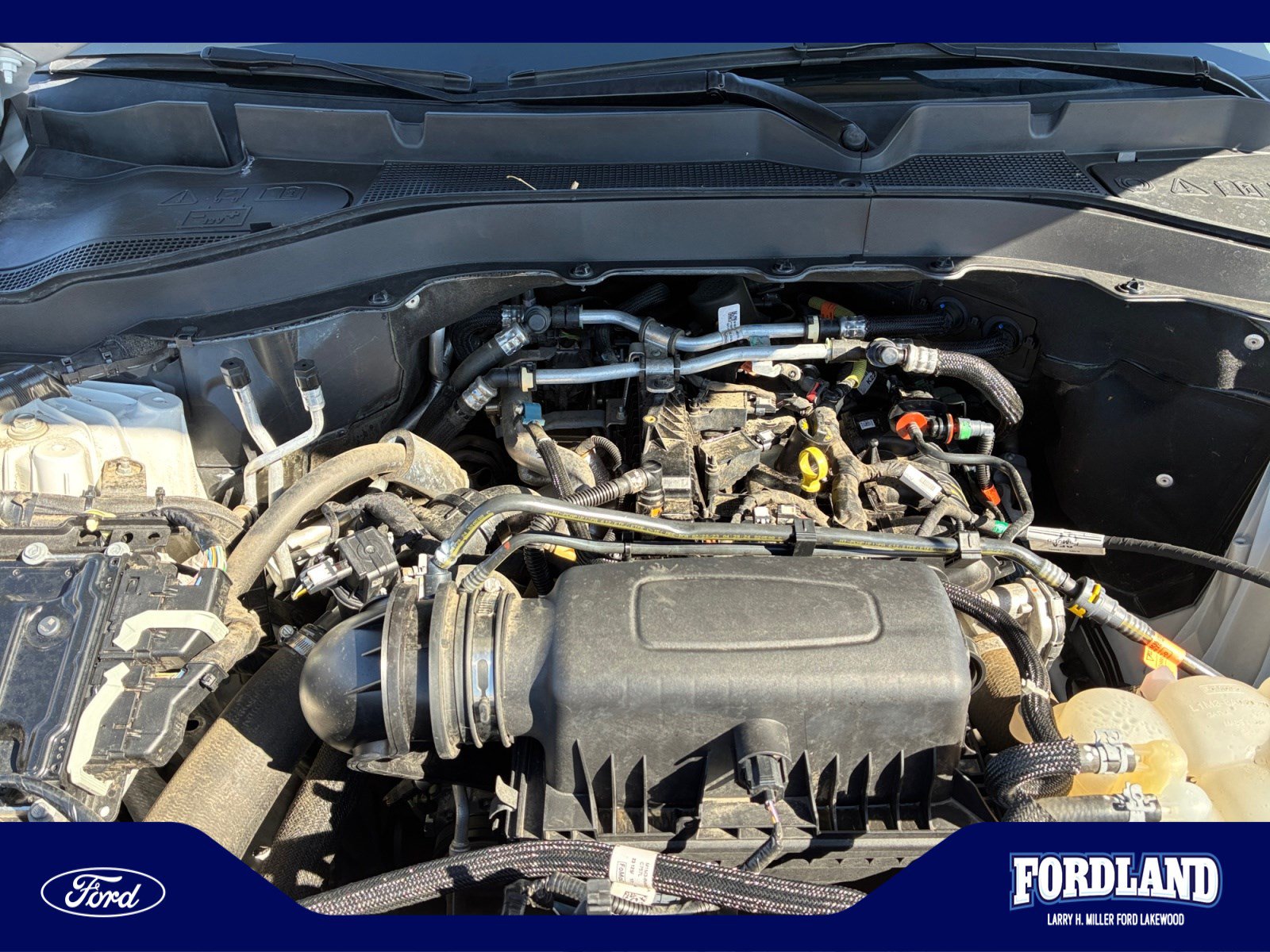 Used 2023 Ford Explorer XLT w/ Equipment Group 202A AWD/4WD image 22