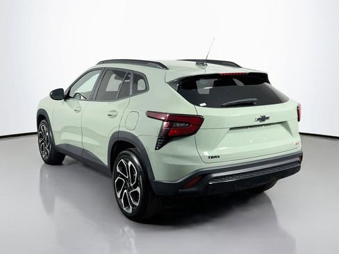 Used 2024 Chevrolet Trax RS w/ Sunroof Package FWD image 7