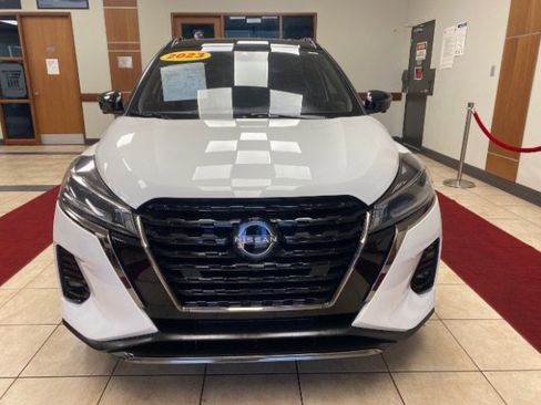 Used 2023 Nissan Kicks SR image 7
