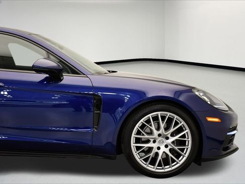 Used 2020 Porsche Panamera 4 image 11