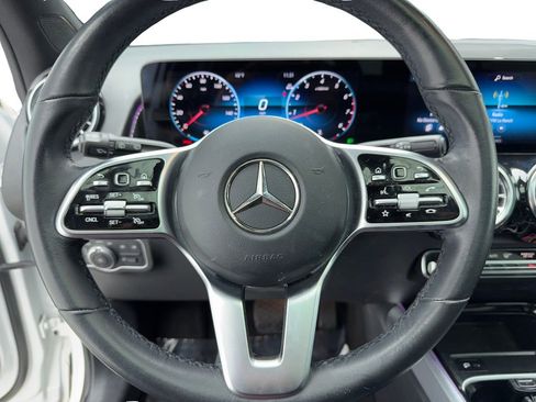 Used 2023 Mercedes-Benz GLB 250 w/ Premium Package image 24