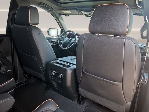 Used 2023 GMC Yukon AT4 AWD/4WD image 12