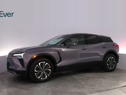Used 2024 Chevrolet Blazer EV LT AWD/4WD image 18