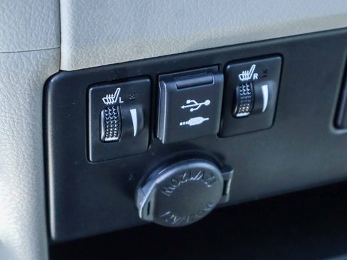 Used 2020 Toyota Sienna XLE w/ XLE Navigation Package AWD/4WD image 7