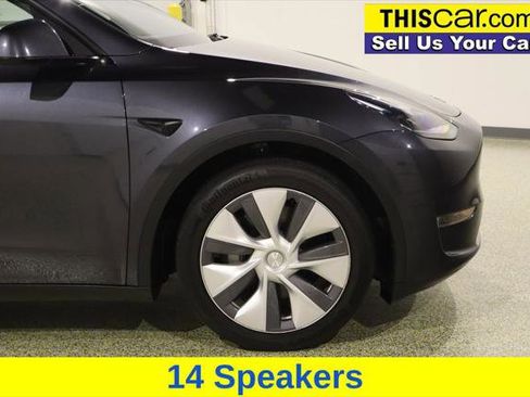 Used 2024 Tesla Model Y Long Range AWD/4WD image 10