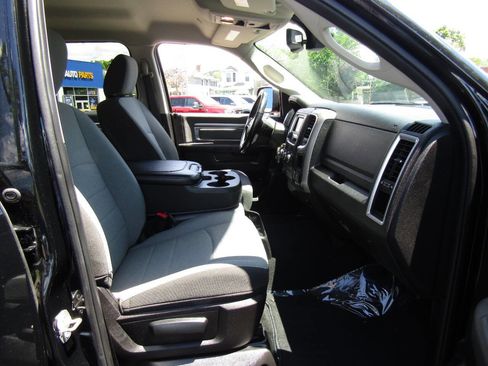 Used 2022 RAM 1500 Classic SLT AWD/4WD image 21