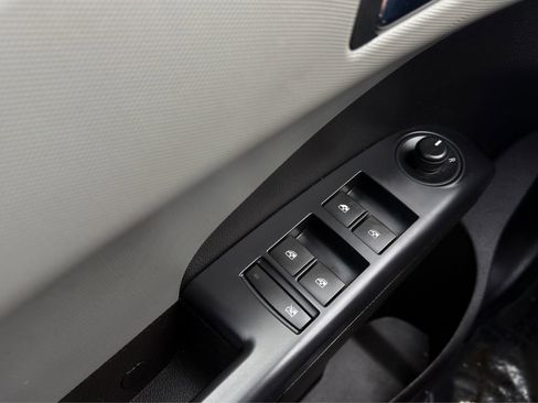 Used 2020 Chevrolet Sonic LT w/ Convenience Package image 11