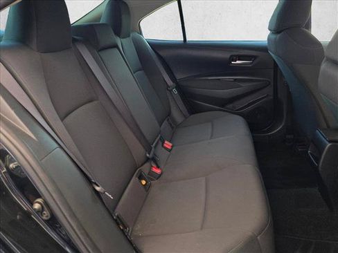 Used 2021 Toyota Corolla LE FWD image 19