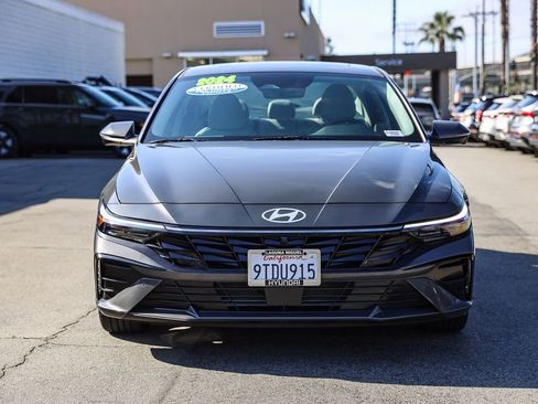 Certified 2024 Hyundai Elantra Limited image 2