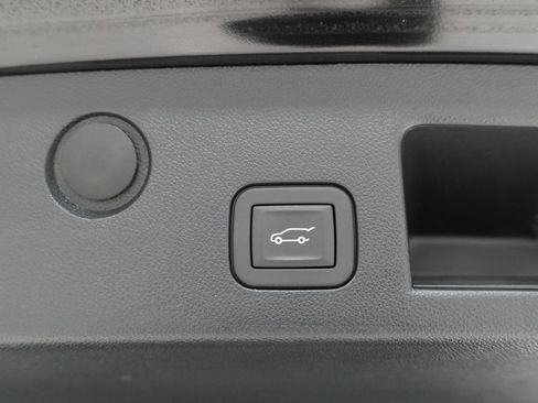 Used 2025 Chevrolet Equinox ACTIV w/ Safety and Technology Package FWD image 7
