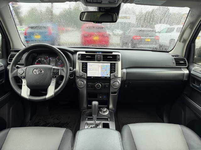 Used 2022 Toyota 4Runner SR5 Premium w/ Moonroof Package AWD/4WD image 11