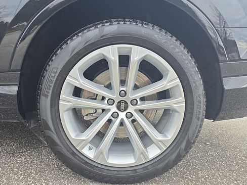 Used 2025 Audi Q7 3.0T Prestige w/ Prestige Package image 32