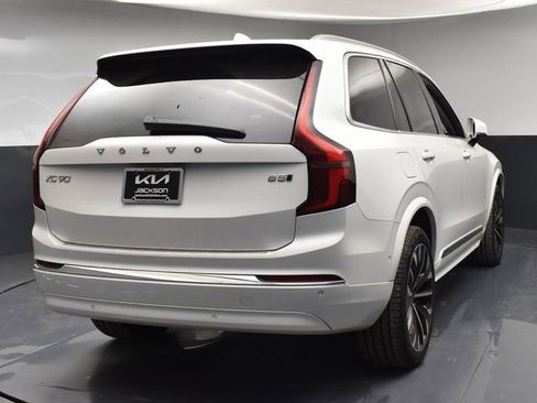 Used 2025 Volvo XC90 B5 Plus w/ Protection Package Premier AWD/4WD image 7