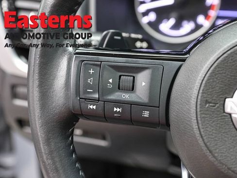 Used 2023 Nissan Rogue SL AWD/4WD image 16