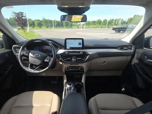 Used 2022 Ford Escape Titanium AWD/4WD image 21