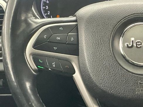 Used 2018 Jeep Grand Cherokee Limited image 18