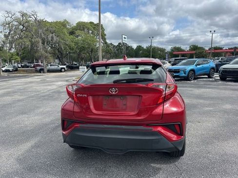 Used 2020 Toyota C-HR XLE FWD image 4