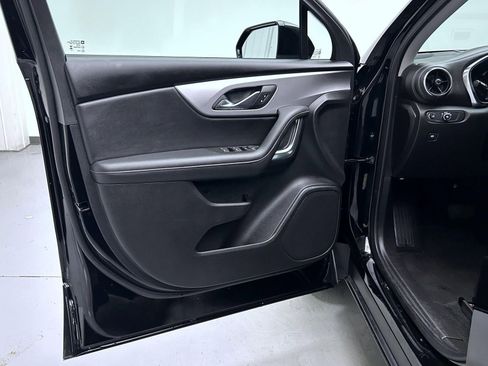 Used 2025 Chevrolet Blazer LT image 9